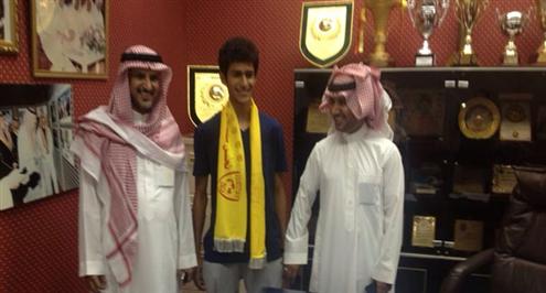 بالصور.. الشهري ينضم لمحترفي القادسية 5 سنوات مقبلة